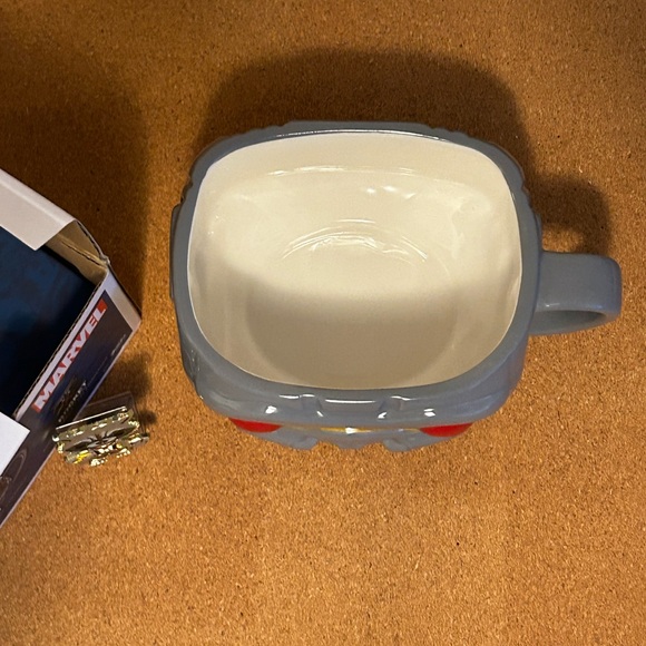 🆕 FUNKO POP! Mug & Pin Set ~ Marvel ~ Star-Lord & Rocket - Picture 10 of 13